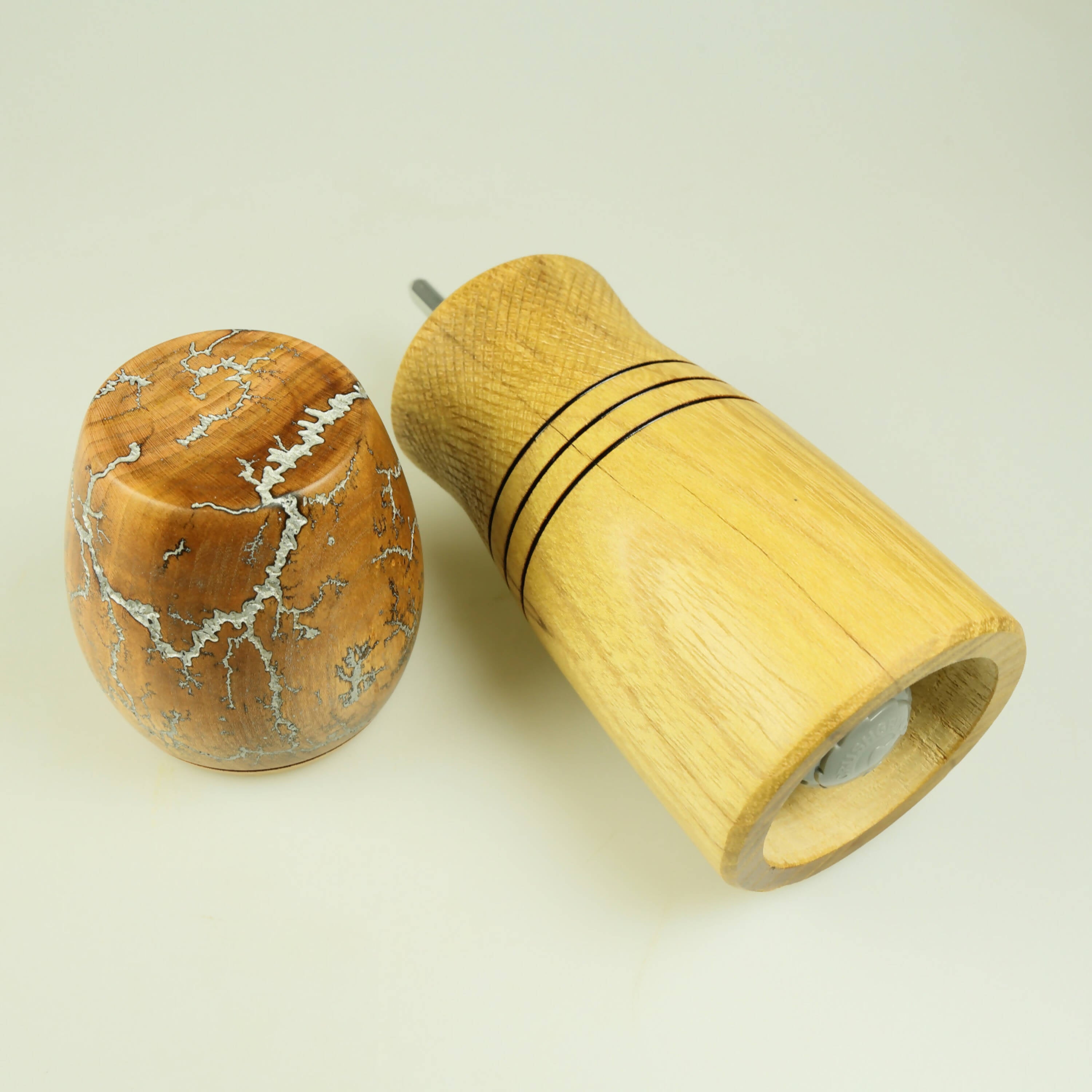 Moulin à poivre en acacia et prunier | EMPREINTES Paris