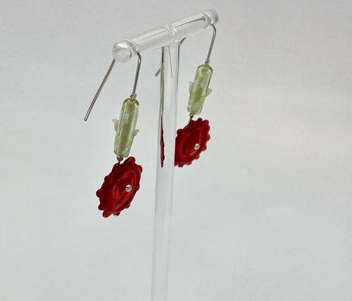 Boucles d'oreilles Tournesols rouge et tiges vertes | EMPREINTES Paris - EMPREINTES Paris