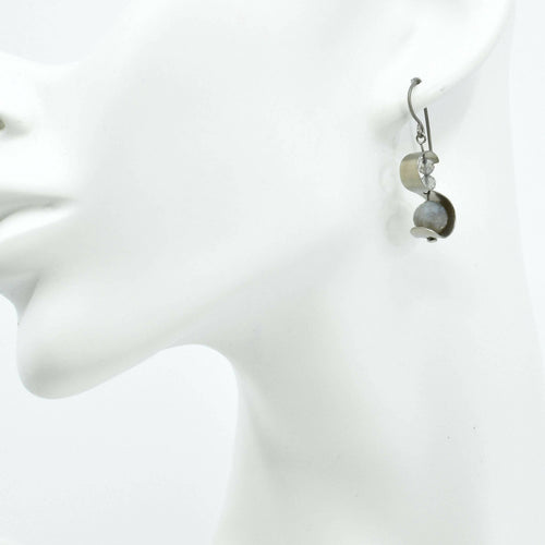 Boucles d'oreilles ornées de Labradorites | EMPREINTES Paris - EMPREINTES Paris