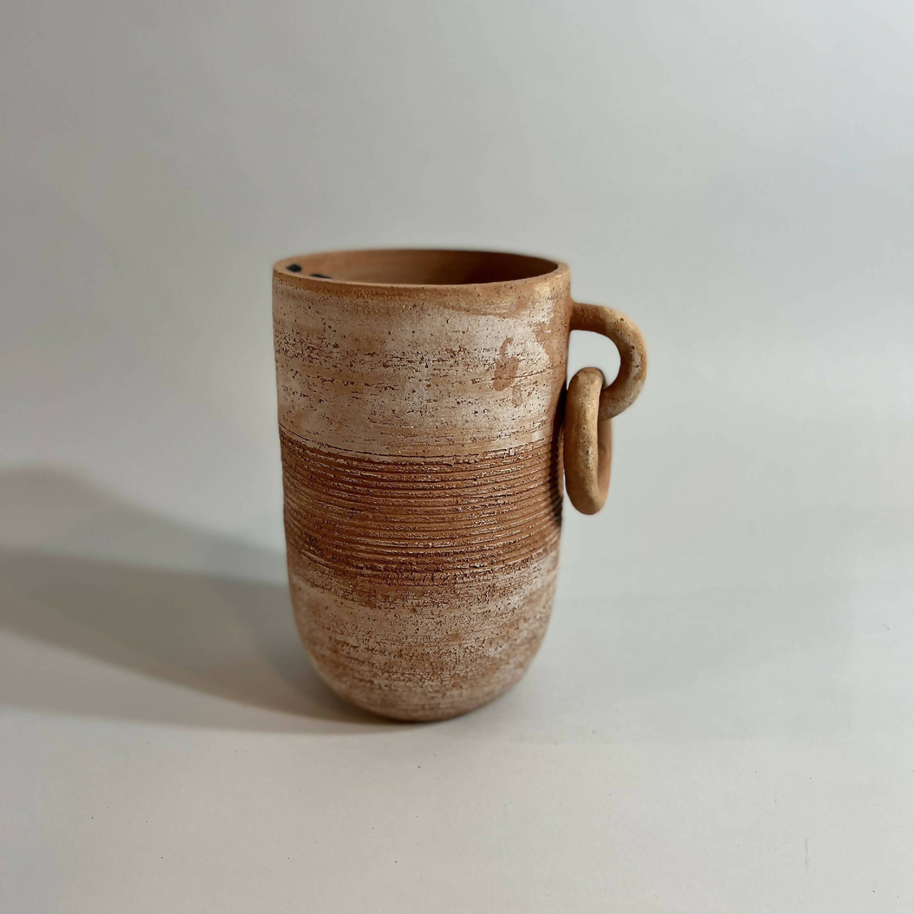 Vase Terracotta texturé à anse | EMPREINTES Paris