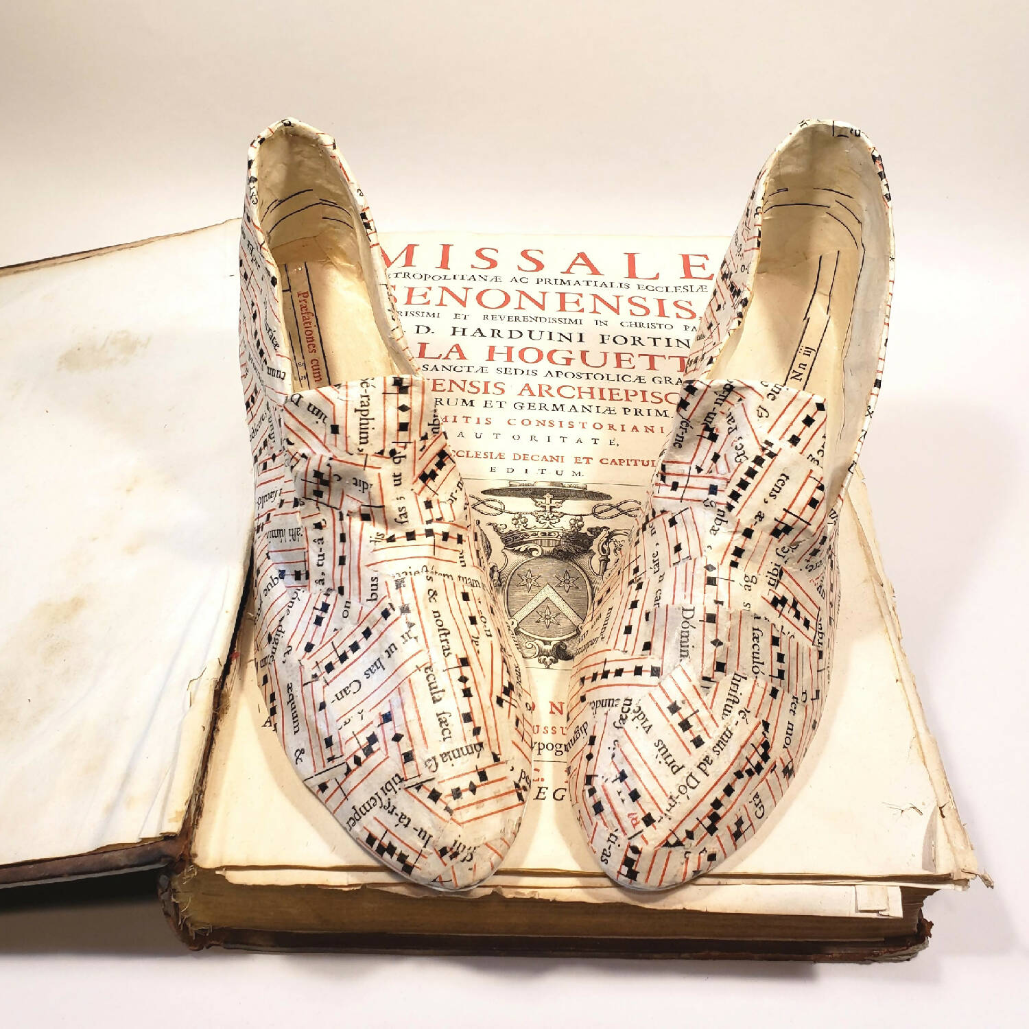 Sculpture papier Escarpins | EMPREINTES Paris