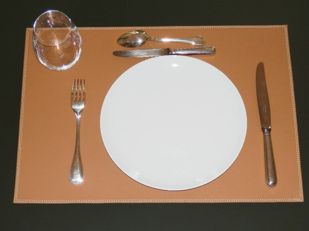Set de table Gassin en cuir Camel | EMPREINTES Paris