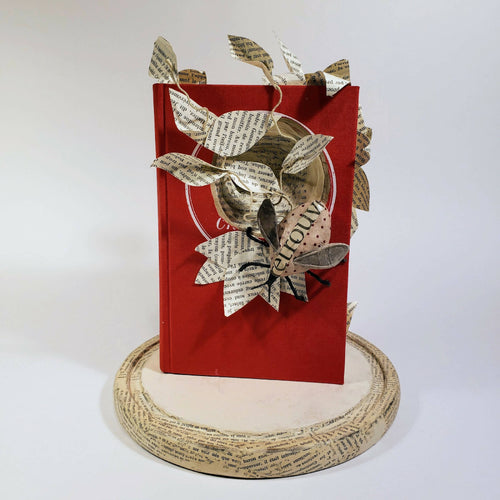 Sculpture papier Livre rouge habité | EMPREINTES Paris - EMPREINTES Paris