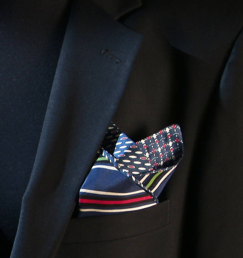 Pochette soie homme- graphique bleu | EMPREINTES Paris