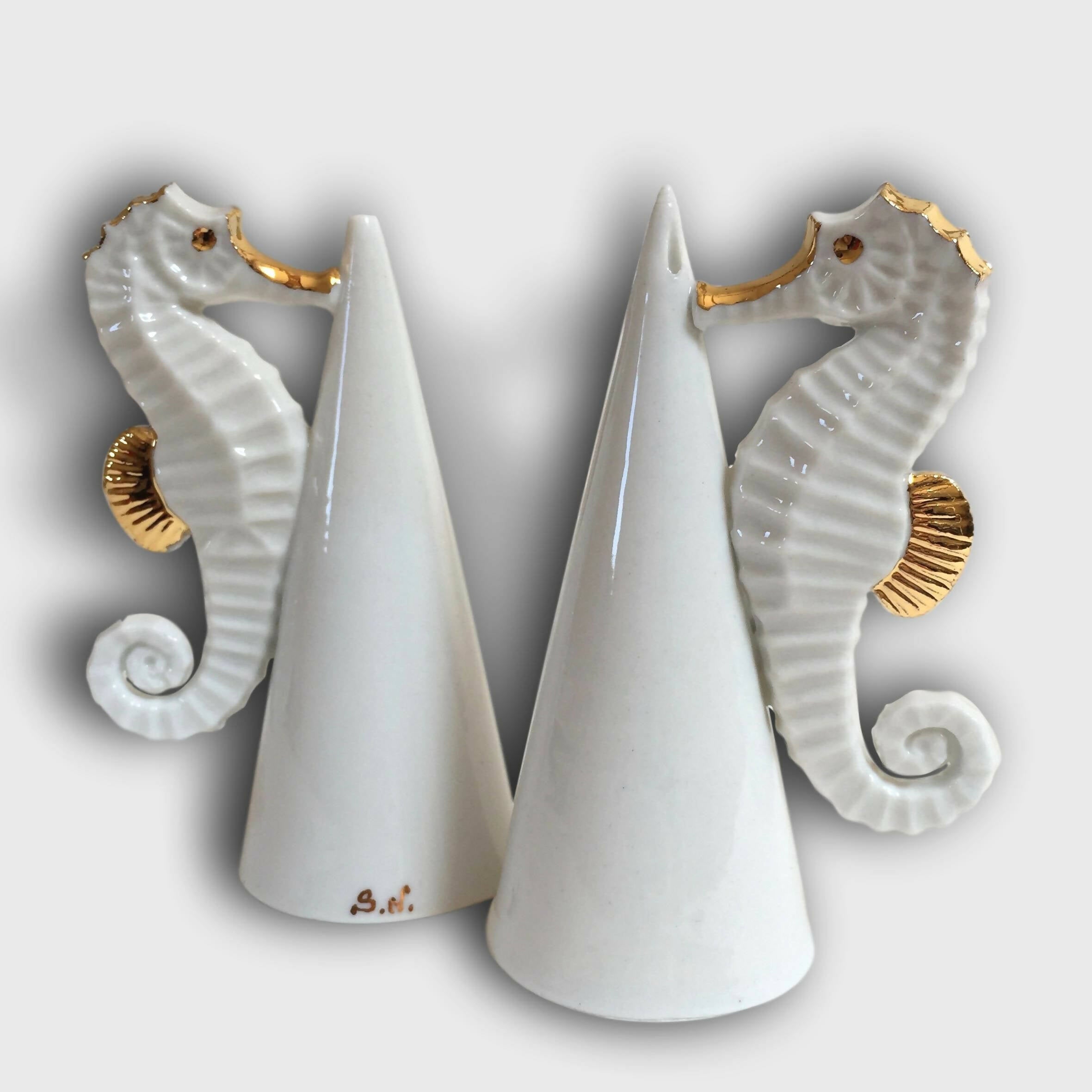 Salière et poivrière Hippocampe en porcelaine et or | EMPREINTES Paris