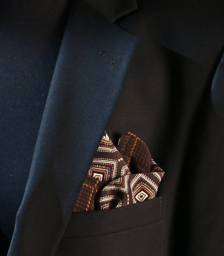 Pochette soie homme- graphique brun | EMPREINTES Paris