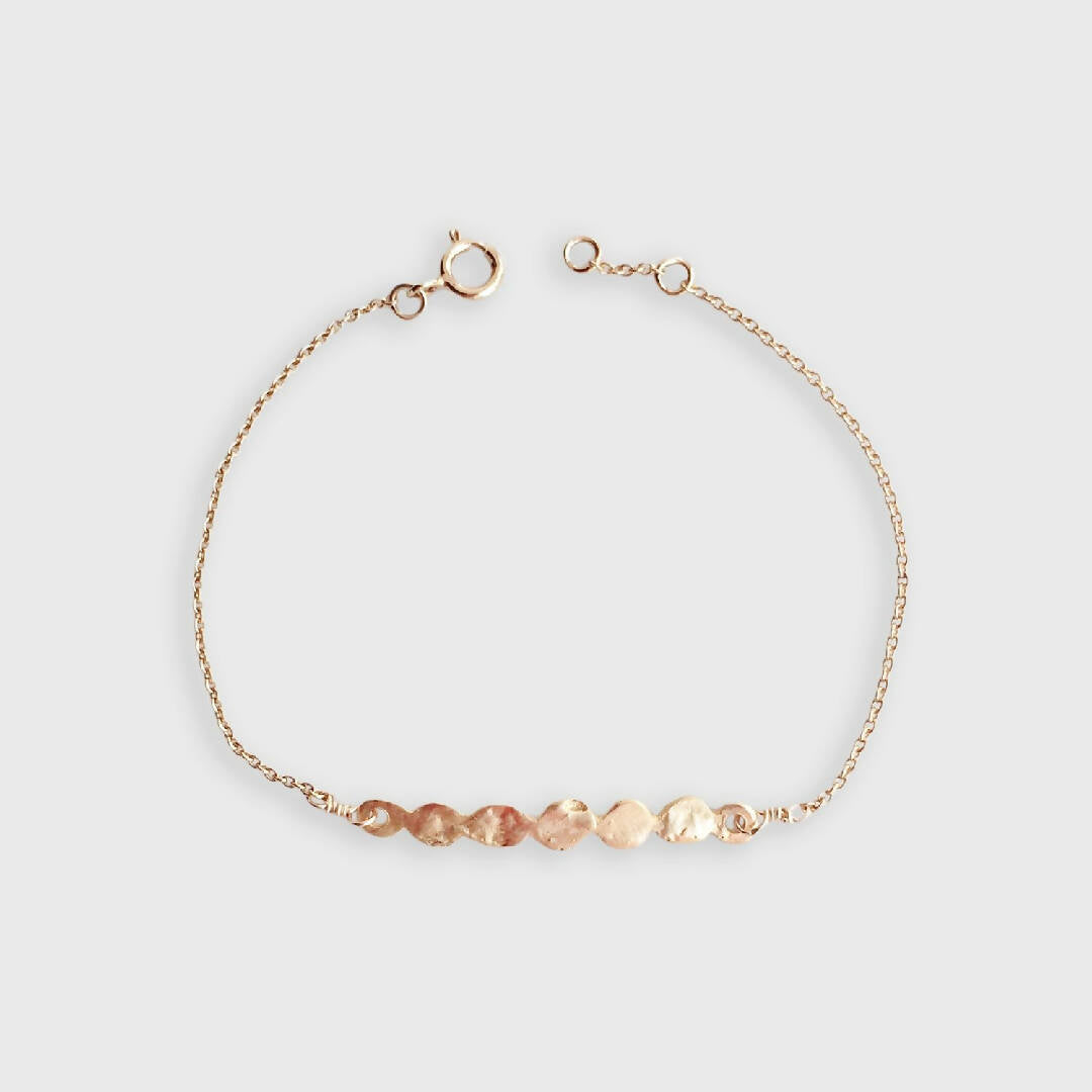 ZSakWKZjTm | EMPREINTES Paris