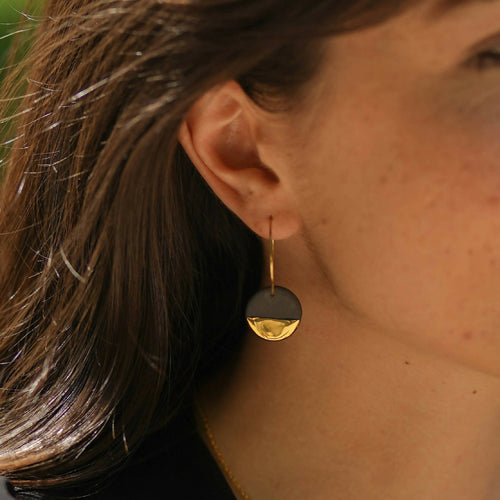 Créoles Soleil d'Or en porcelaine noire | EMPREINTES Paris - EMPREINTES Paris