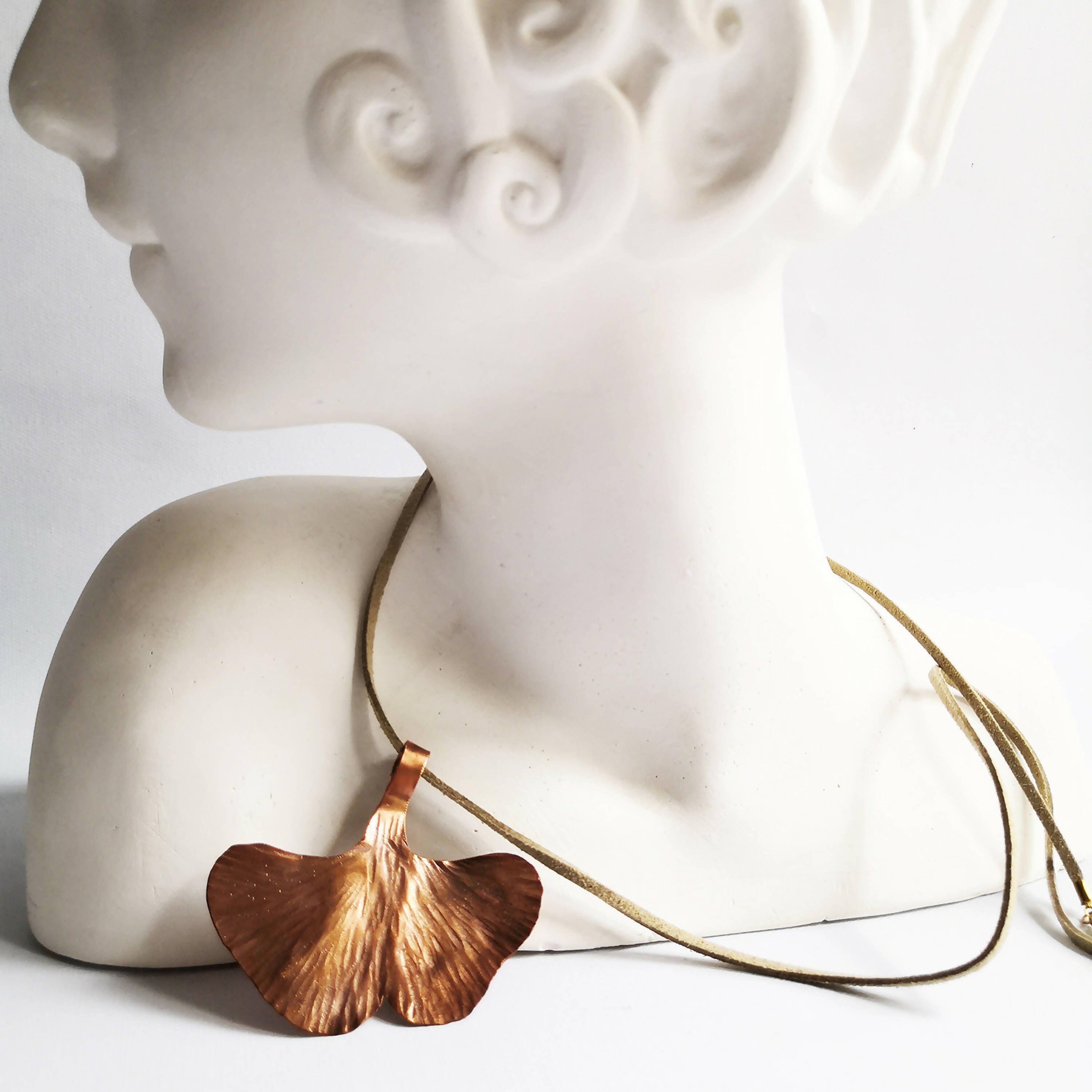 Collier pendentif Ginkgo Biloba en cuivre | EMPREINTES Paris