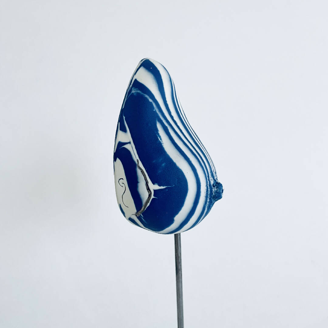 Sculpture sein porcelaine blanche et bleue + liserés argent | EMPREINTES Paris