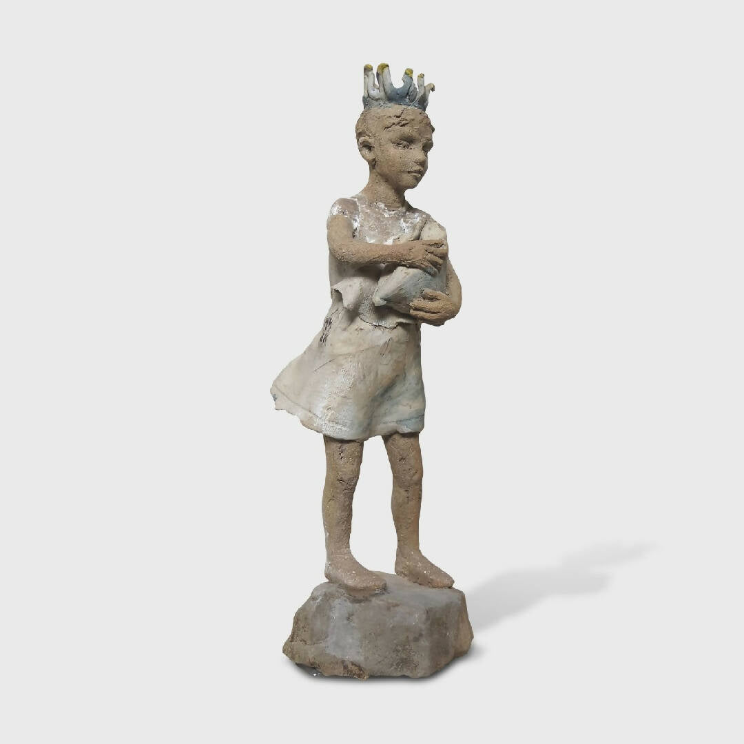 Sculpture La petite princesse au paquet | EMPREINTES Paris | EMPREINTES Paris