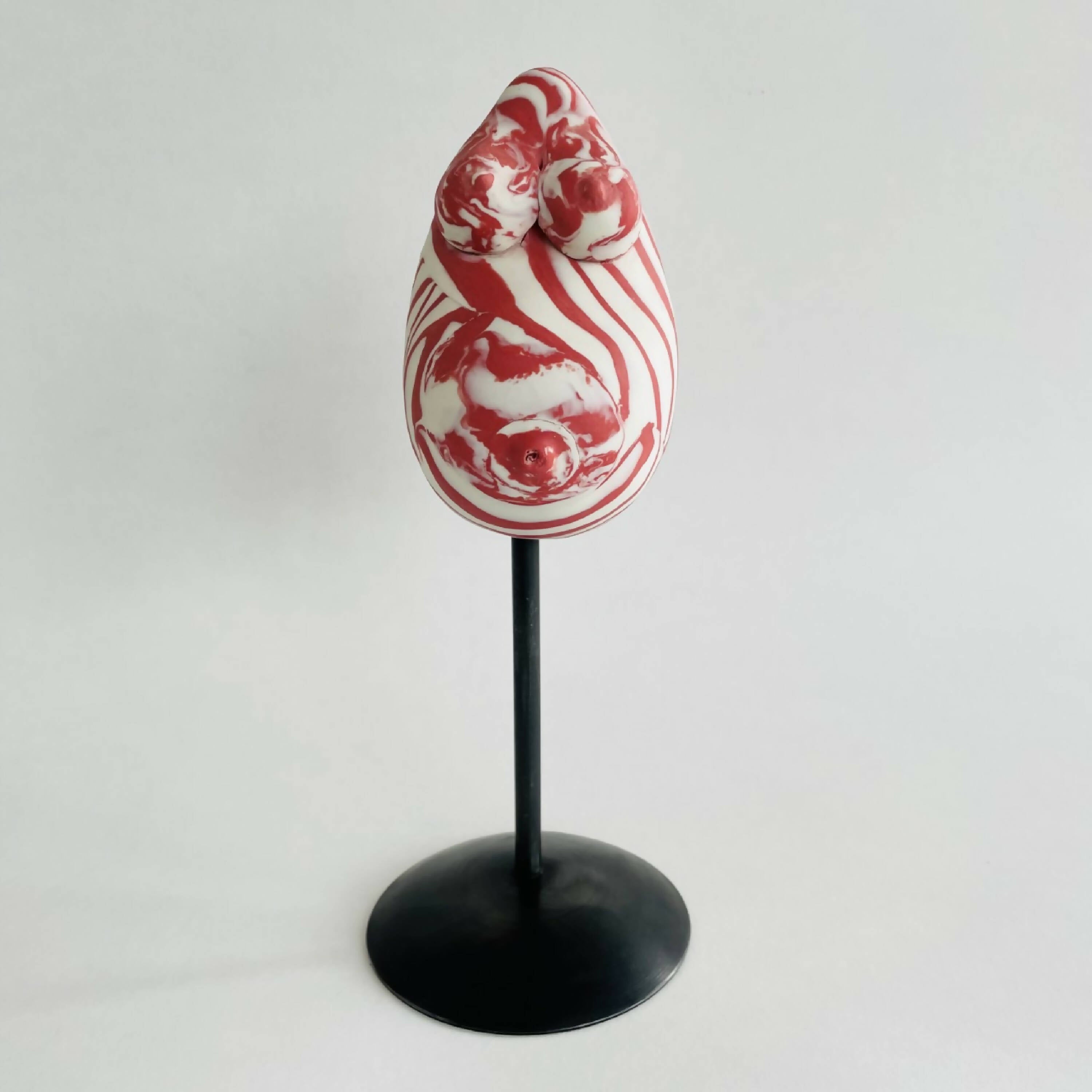 Sculpture femme enceinte blanche et rose | EMPREINTES Paris | EMPREINTES Paris