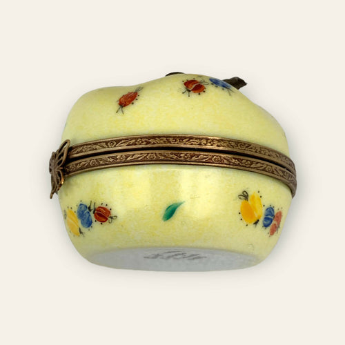 Pomme musicale jaune et coccinelle rouge | EMPREINTES Paris - EMPREINTES Paris