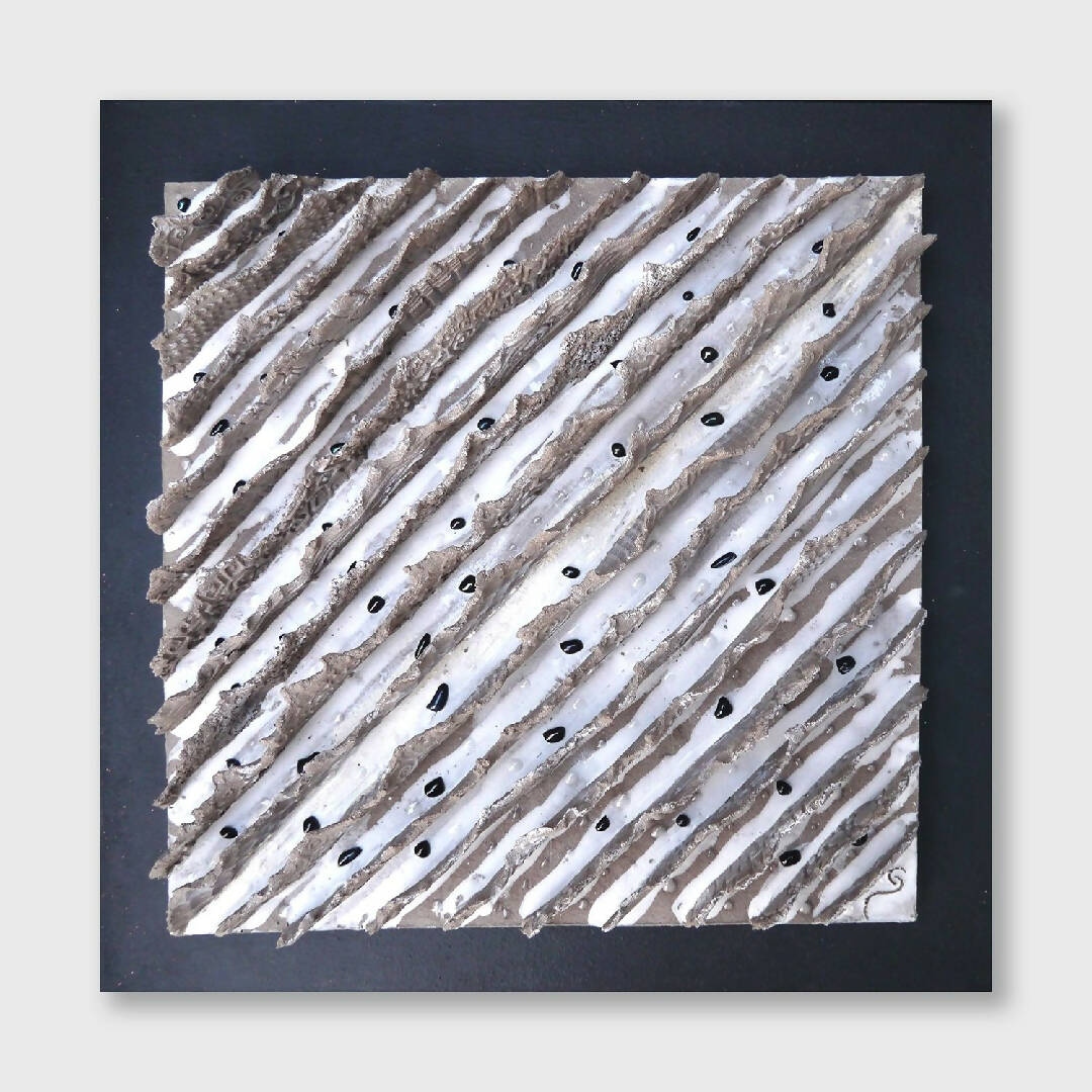 Bas relief tableau collection écorces Grès gris béton chemin de traverse | EMPREINTES Paris