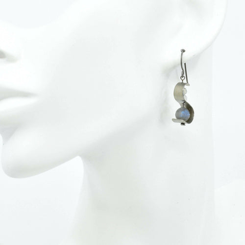 Boucles d'oreilles ornées de Labradorites | EMPREINTES Paris - EMPREINTES Paris