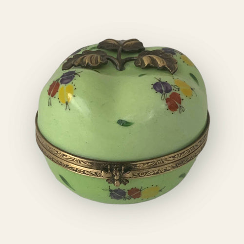 Boite à musique pomme verte et coccinelle porte bonheur | EMPREINTES Paris - EMPREINTES Paris