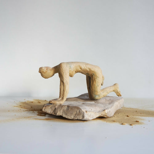 Sculpture Danseuse au pied relevé sur pierre | EMPREINTES Paris - EMPREINTES Paris