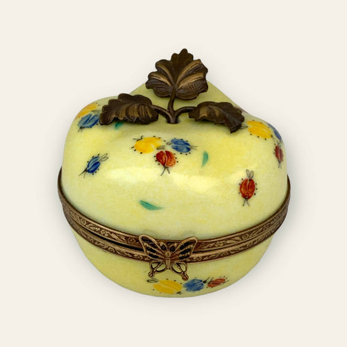Pomme musicale jaune et coccinelle rouge | EMPREINTES Paris - EMPREINTES Paris