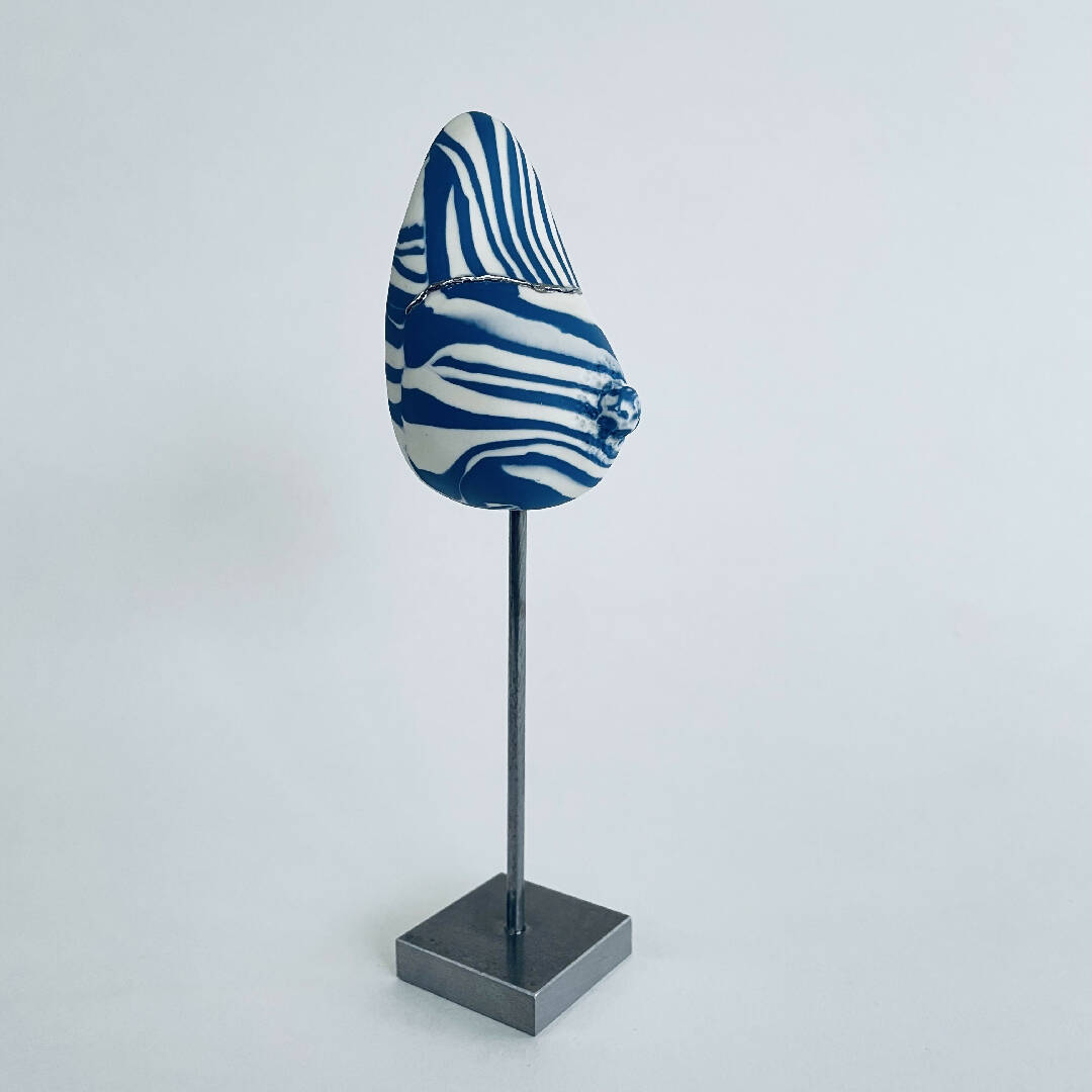 Sculpture sein porcelaine blanche et bleue + liserés argent | EMPREINTES Paris | EMPREINTES Paris