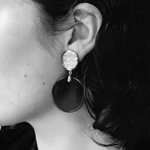 Boucles d'oreilles POP noir-doré | EMPREINTES Paris - EMPREINTES Paris