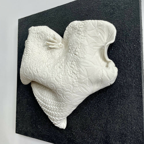 bas_relief_tableau_collection_coeur_porcelaine_dentelle_3_guenaelle_grassi copie | EMPREINTES Paris - EMPREINTES Paris
