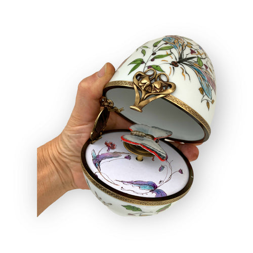 Oeuf musical blanc decor papillon | EMPREINTES Paris - EMPREINTES Paris