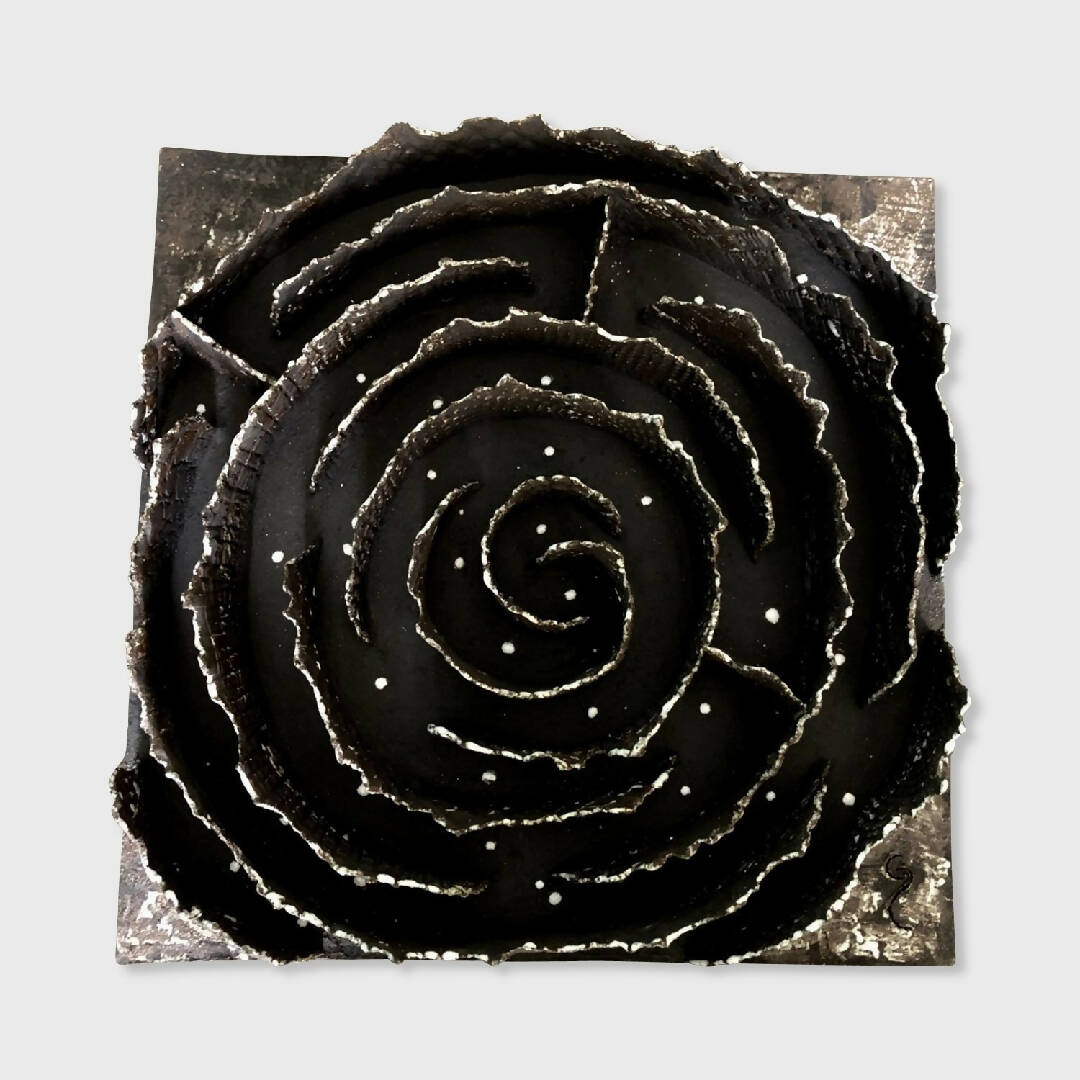 Bas relief tableau grés noir collection écorce labyrinthe | EMPREINTES Paris | EMPREINTES Paris
