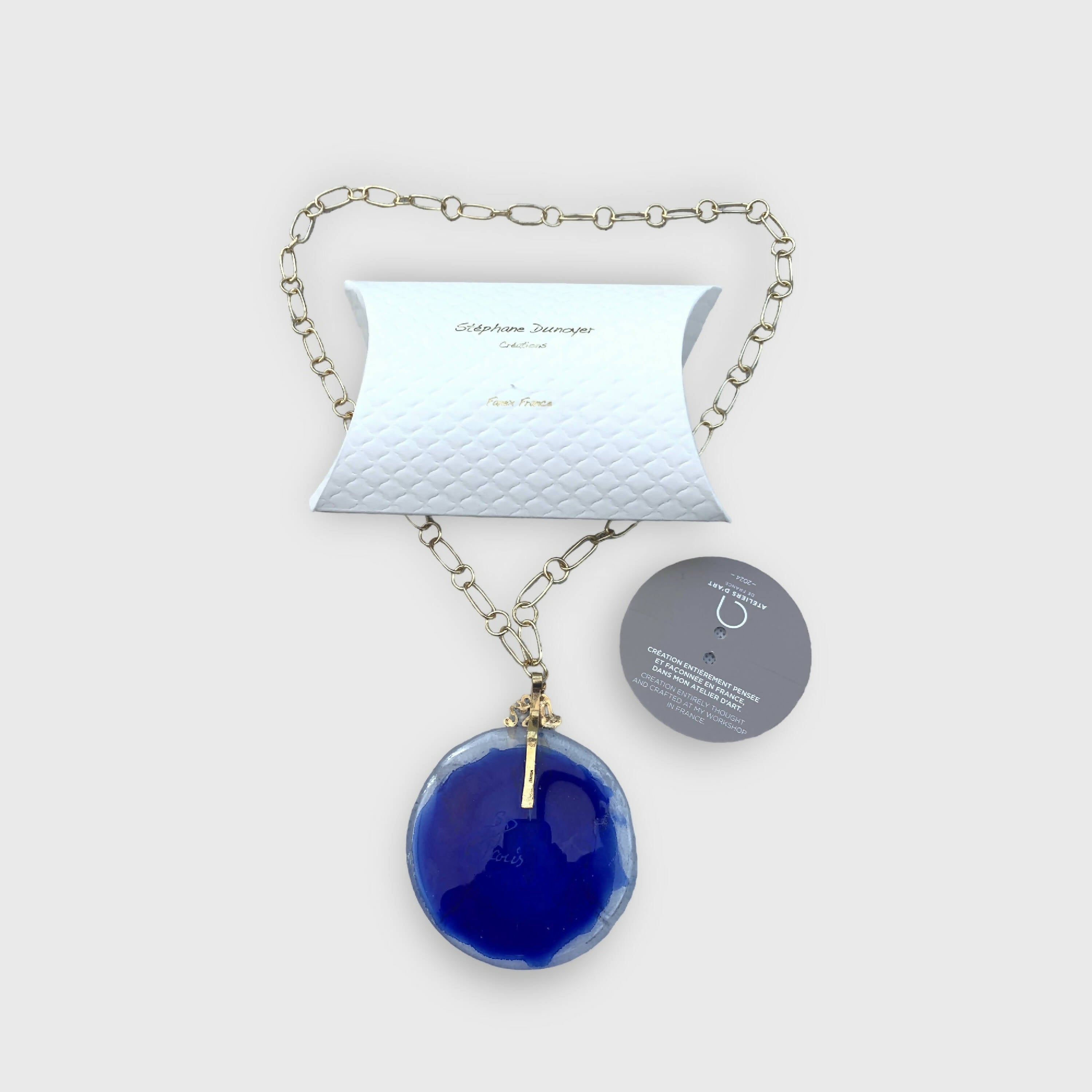 papillon, printanier, bleu, sautoir, bijou symbolique, ethnique, romantique, chic bohème, amoureux, collier pour femme, art déco, art nouveau, idées cadeaux pour elle, saint Valentin, piece unique, bijoux doré, tour de cou, pate de verre, cristal | EMPREINTES Paris