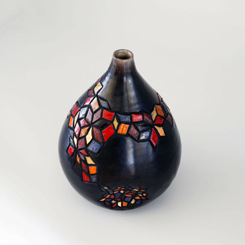 Vase Raku avec une petite fossette et des motifs de losanges | EMPREINTES Paris - EMPREINTES Paris