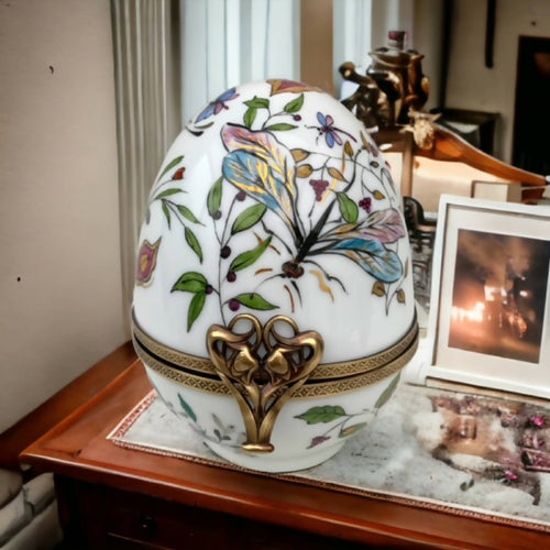 Oeuf musical blanc decor papillon | EMPREINTES Paris - EMPREINTES Paris