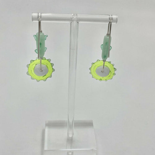 Boucles d'oreilles Tournesols verts aux coeurs blancs, tiges vertes | EMPREINTES Paris - EMPREINTES Paris