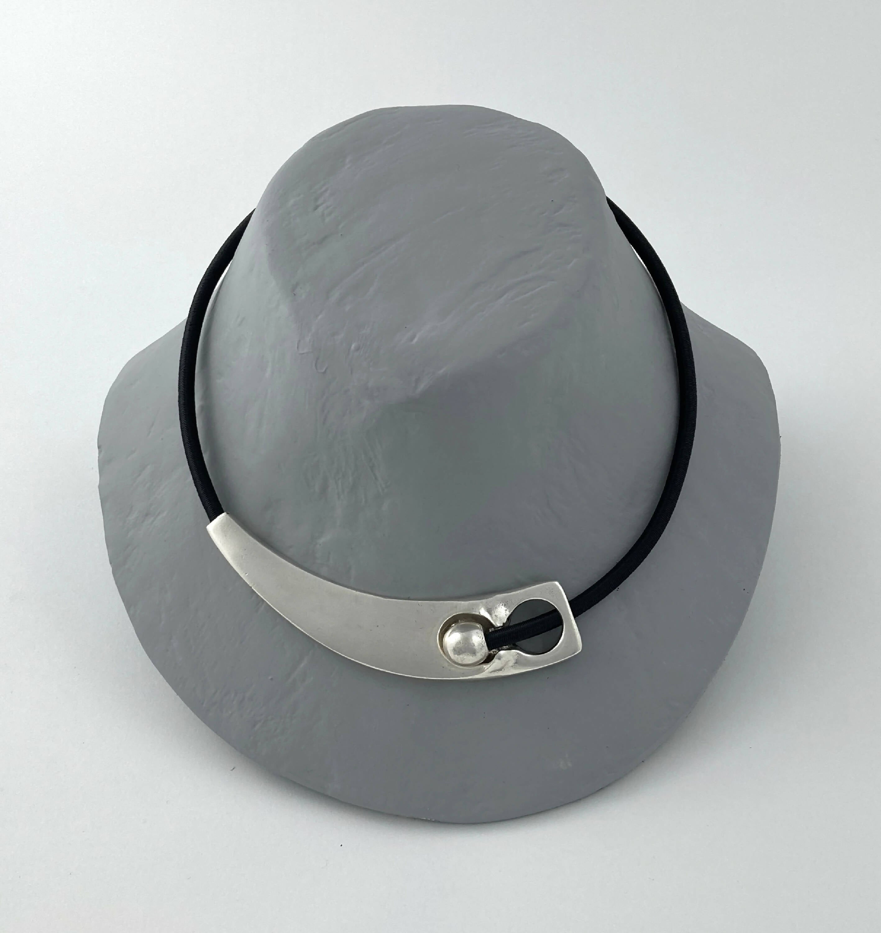 Collier réglable en étain argenté 1 | EMPREINTES Paris