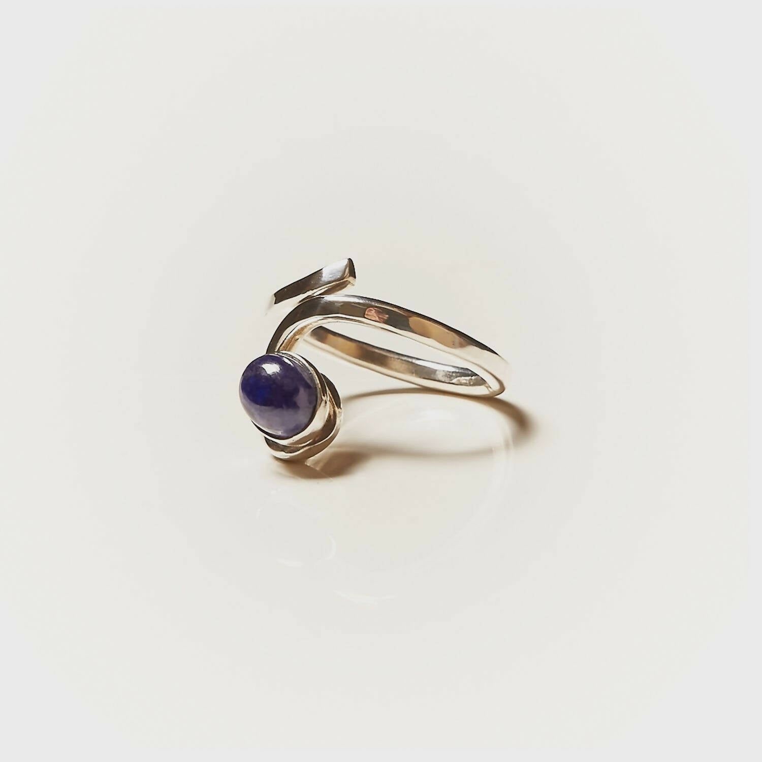 Bague PERCE NEIGE en argent avec un Lapis lazuli. | EMPREINTES Paris