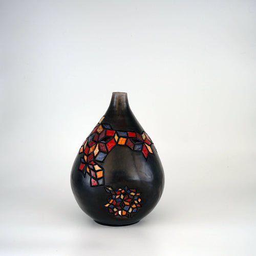 Vase Raku avec une petite fossette et des motifs de losanges | EMPREINTES Paris - EMPREINTES Paris