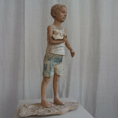 Sculpture Petit garçon au bateau | EMPREINTES Paris - EMPREINTES Paris