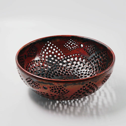 coupe_en_gres_ou_bol_a_trous_rouge_et_teadust_potje | EMPREINTES Paris - EMPREINTES Paris