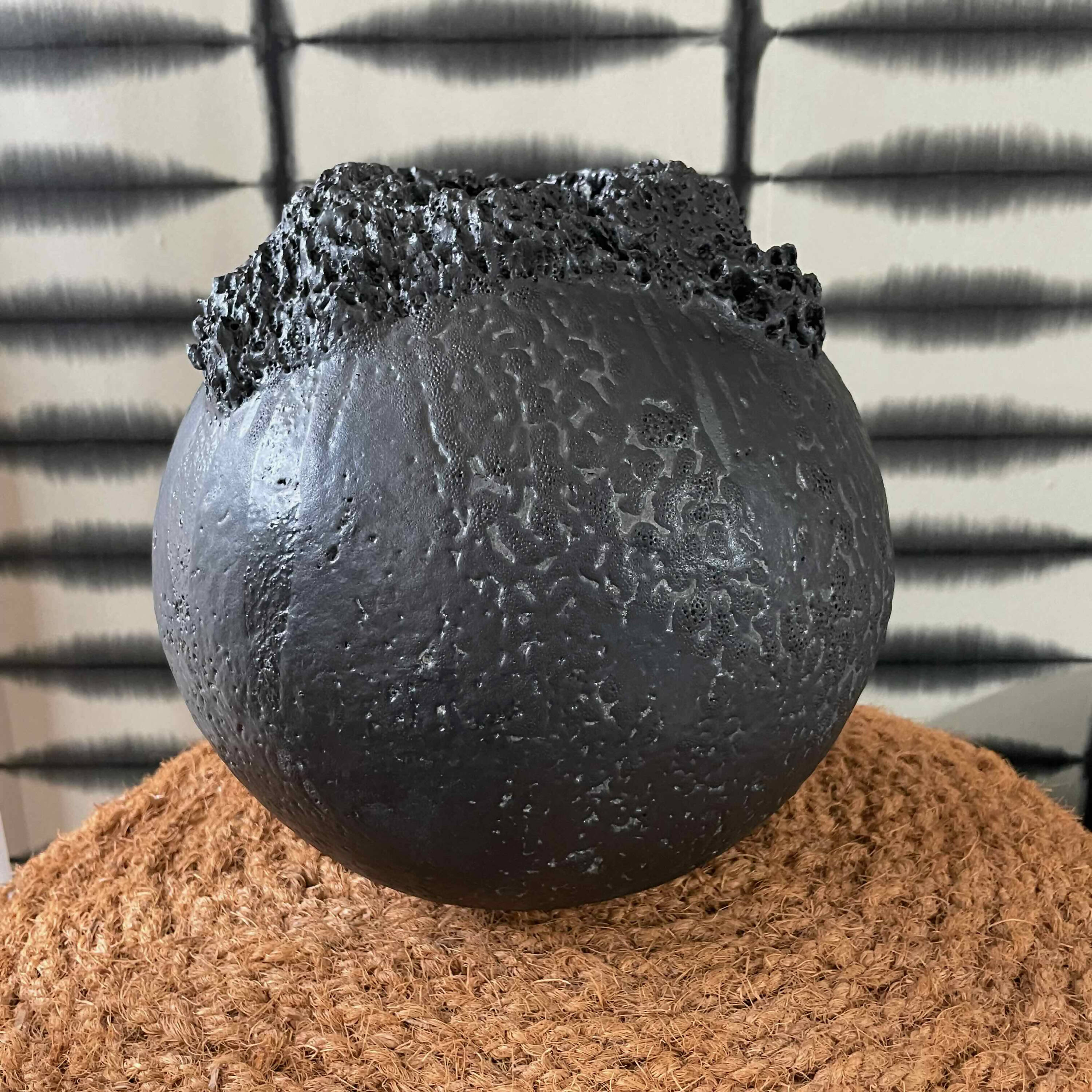 Pot sculpture Lava - Iceland | EMPREINTES Paris