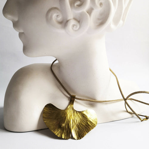 Collier pendentif Ginkgo Biloba en laiton | EMPREINTES Paris - EMPREINTES Paris