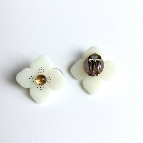 Boucles d'oreilles Clips Clématite blanches | EMPREINTES Paris - EMPREINTES Paris