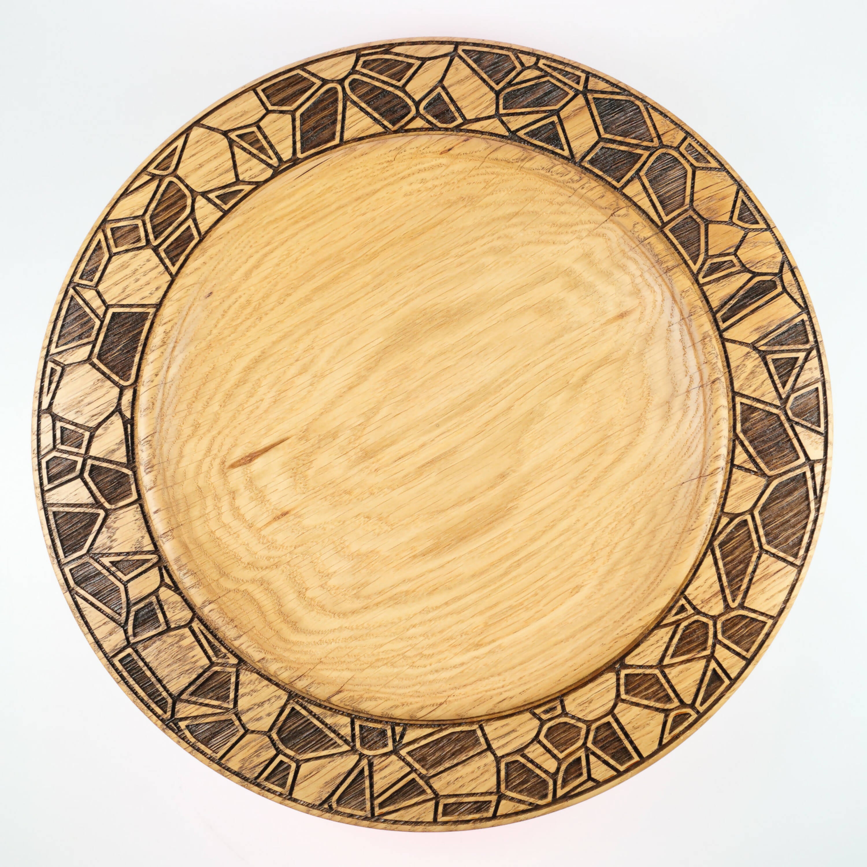 Plat en bois de chêne avec gravures géométriques | EMPREINTES Paris