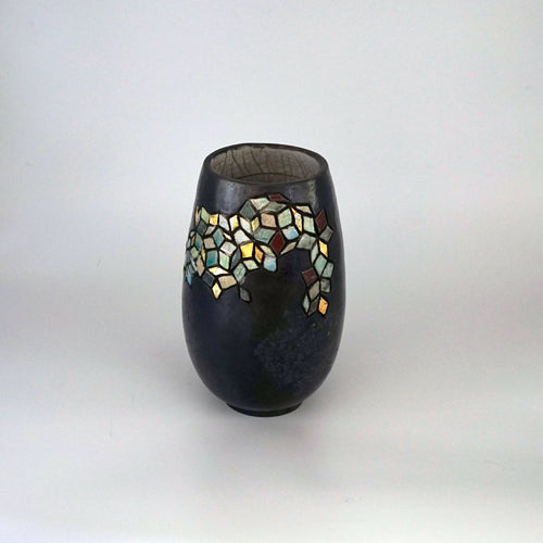 Vase noir avec motifs de losanges | EMPREINTES Paris - EMPREINTES Paris