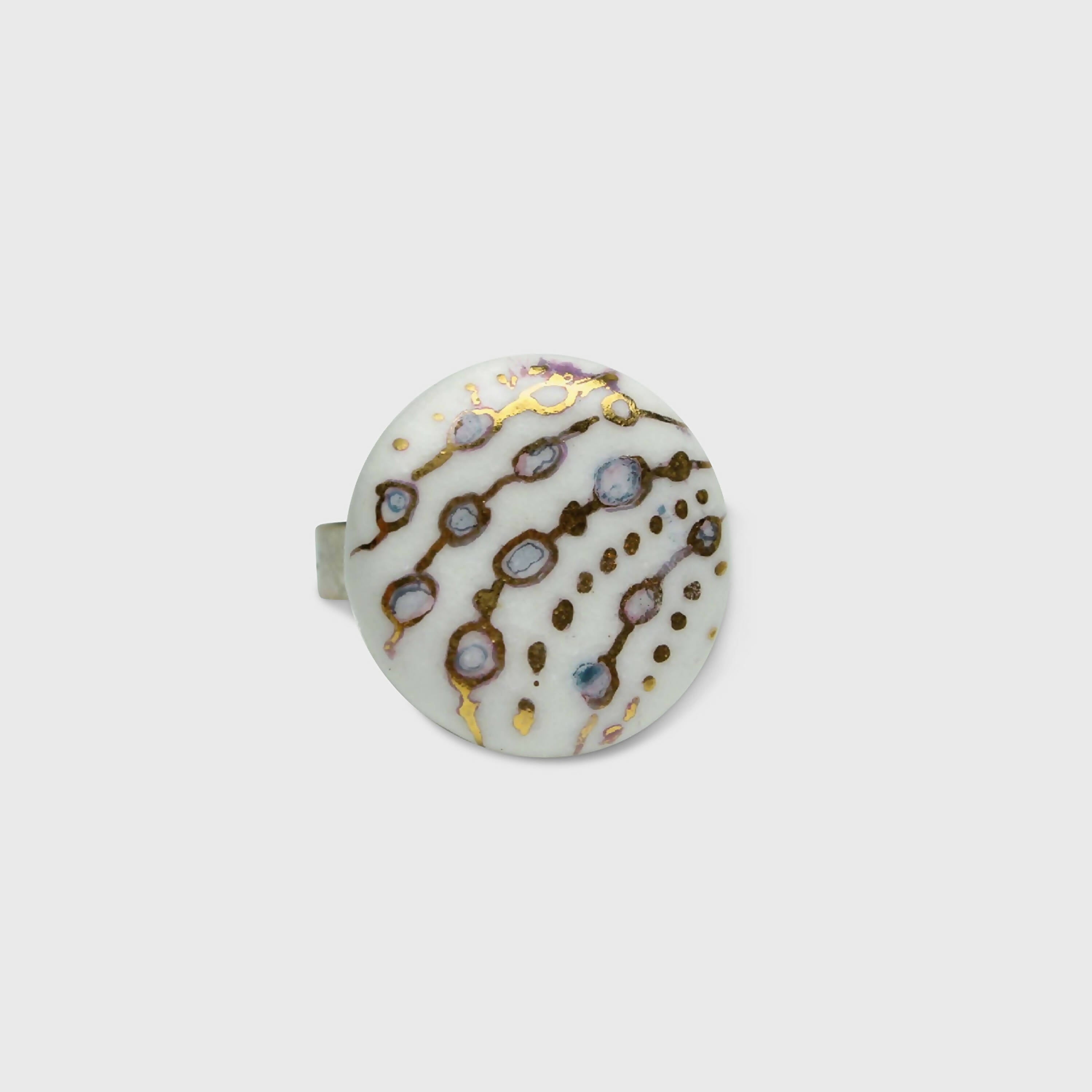 Bague en porcelaine ronde inspiration Klimt | EMPREINTES Paris | EMPREINTES Paris
