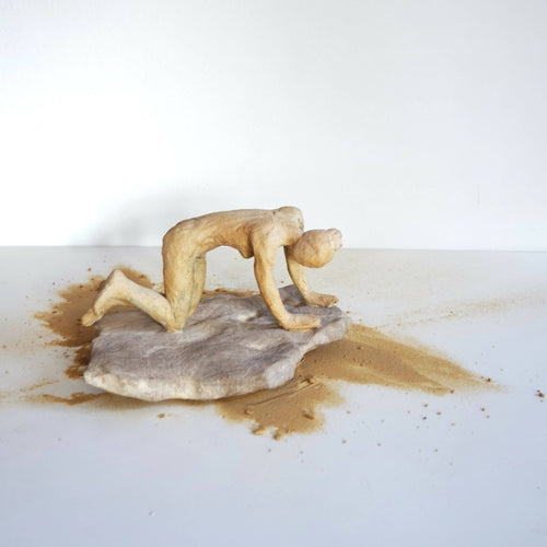 Sculpture Danseuse au pied relevé sur pierre | EMPREINTES Paris - EMPREINTES Paris