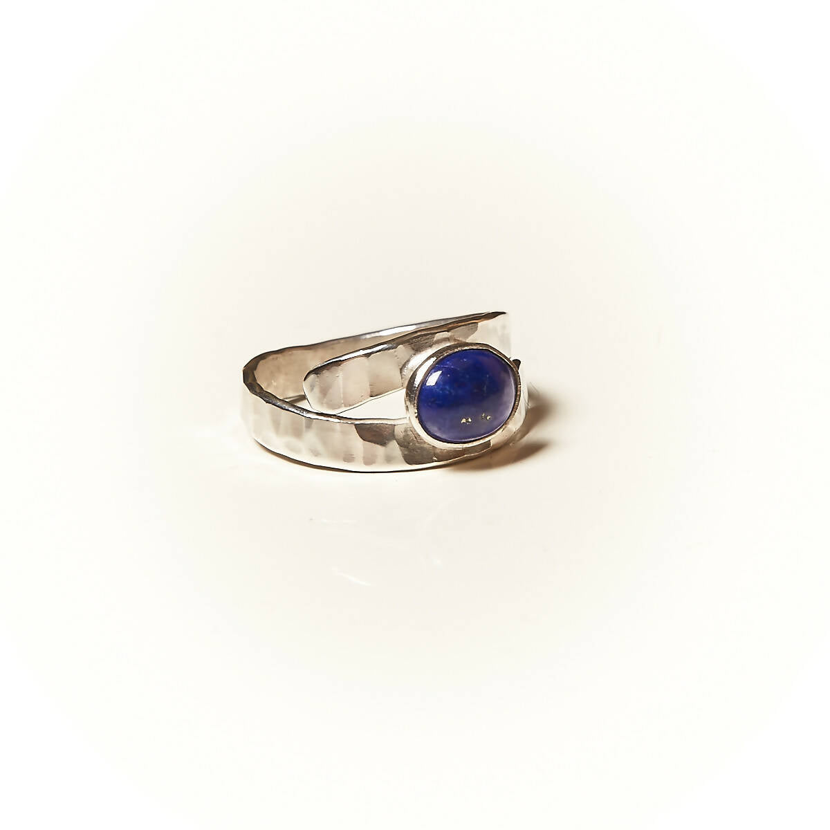 Bague EMULSIA en argent avec un Lapis lazuli. | EMPREINTES Paris