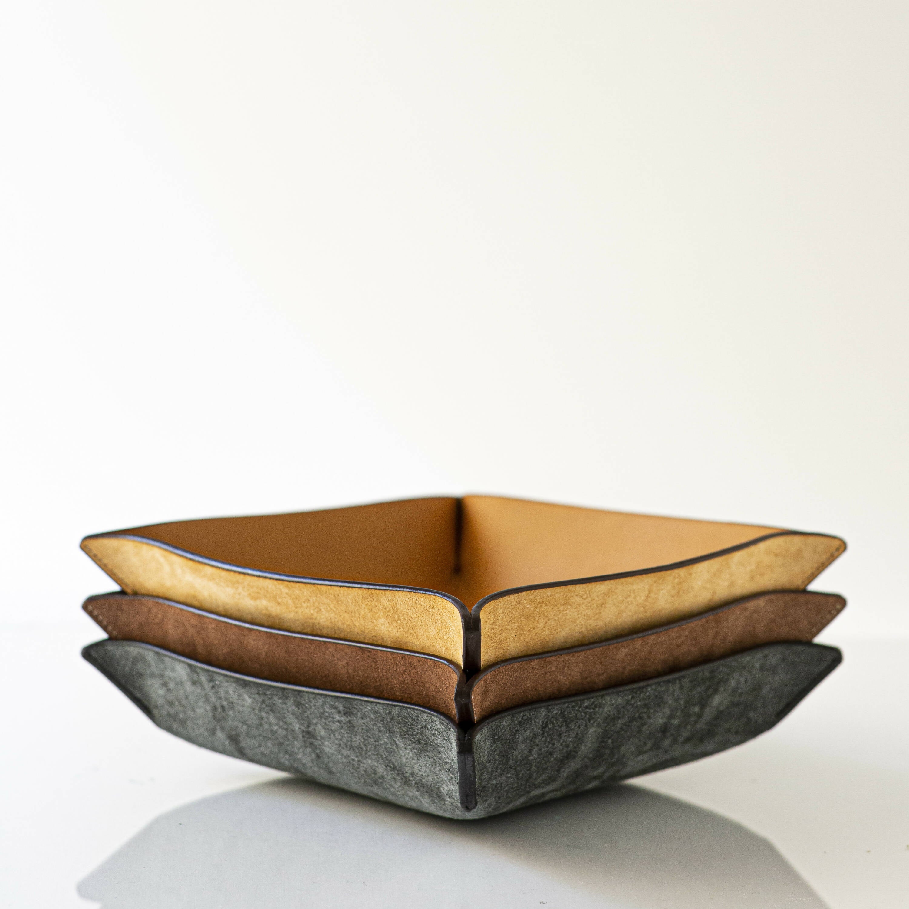 Vide poche en cuir noir | EMPREINTES Paris