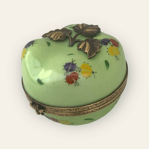 Boite à musique pomme verte et coccinelle porte bonheur | EMPREINTES Paris - EMPREINTES Paris