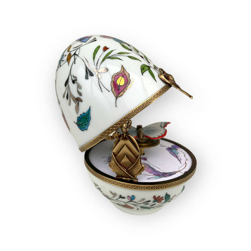Oeuf musical blanc decor papillon | EMPREINTES Paris - EMPREINTES Paris