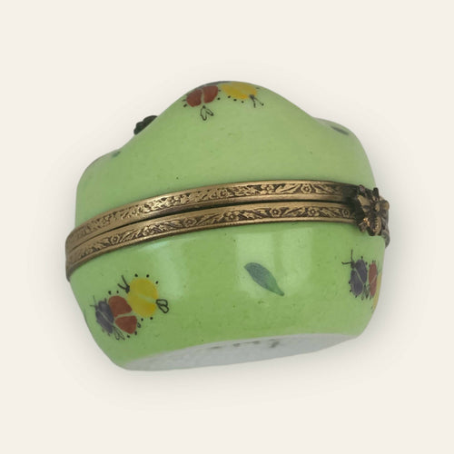 Boite à musique pomme verte et coccinelle porte bonheur | EMPREINTES Paris - EMPREINTES Paris
