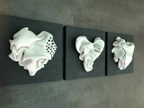 Bas relief tableau collection cœur porcelaine verre noire | EMPREINTES Paris - EMPREINTES Paris