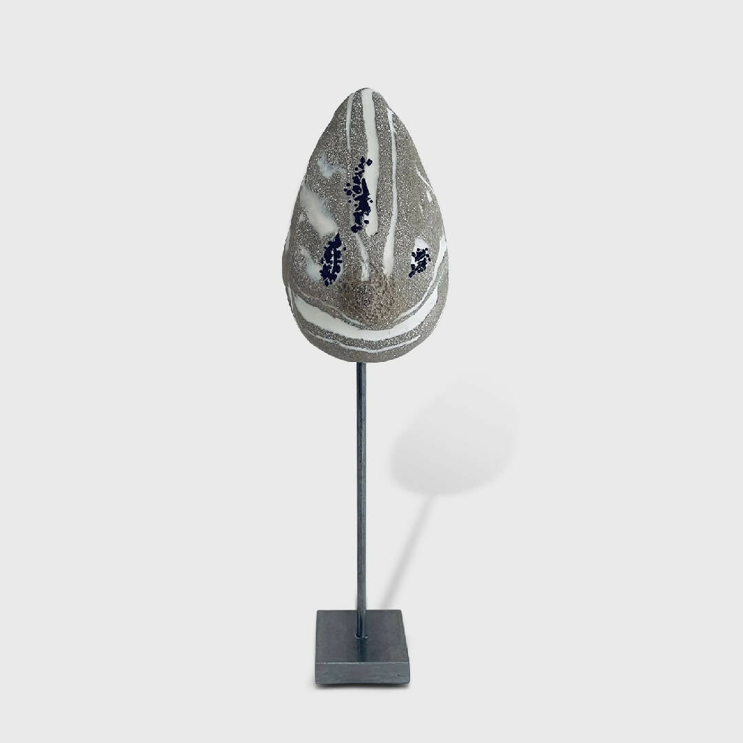 Sculpture sein porcelaine et Grés avec gouttes de verre noir | EMPREINTES Paris | EMPREINTES Paris
